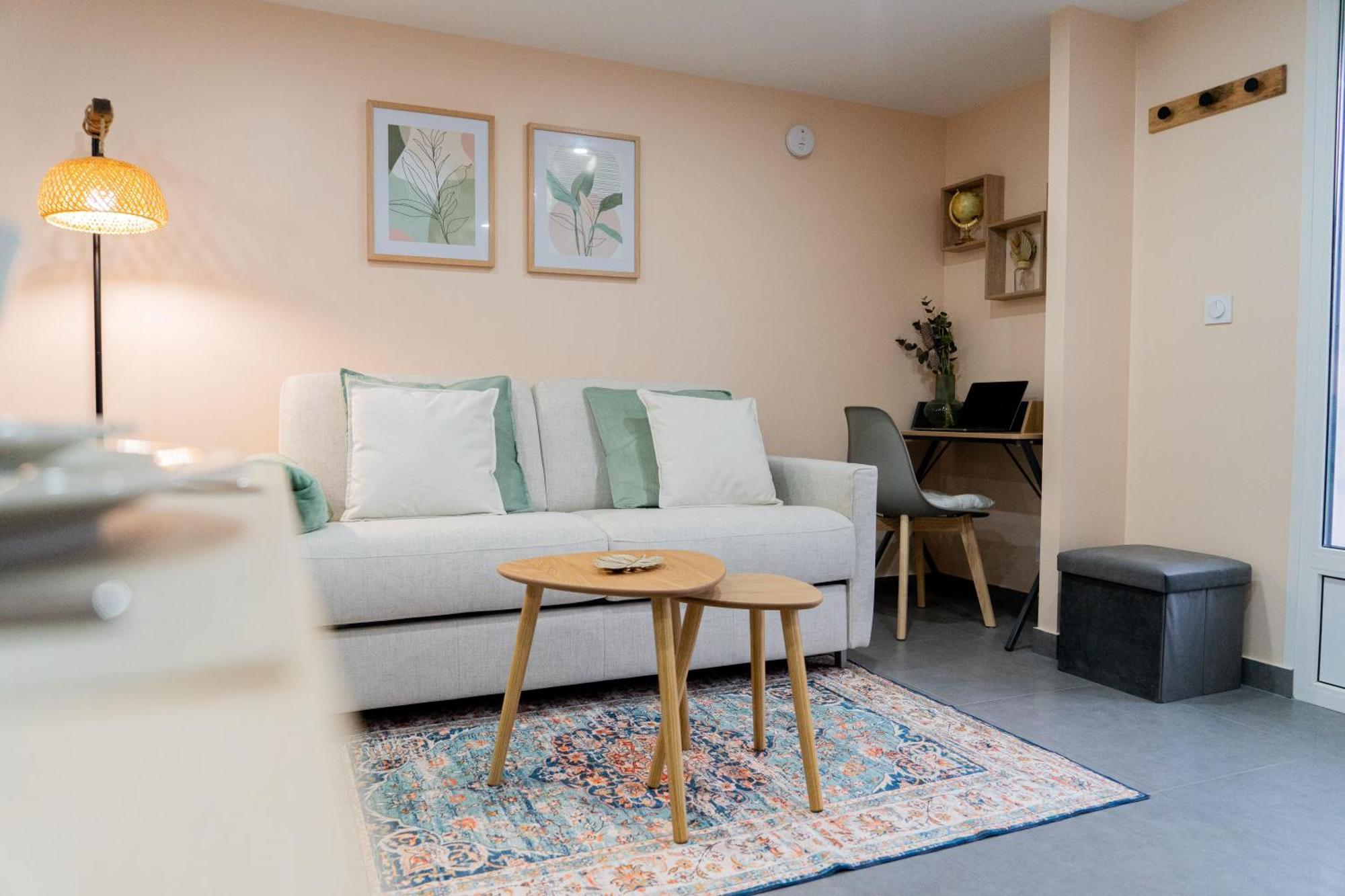 Appartement Cosy Le Lys Vert A 40Mn De Paris Dammarie-les-Lys Luaran gambar
